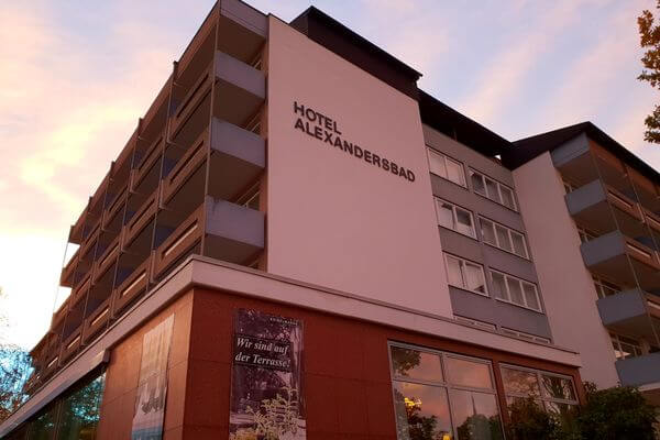 Hotel Alexandersbad Front