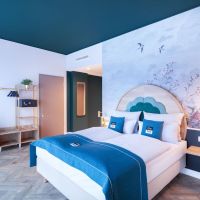 Holiday Inn – the niu Flower