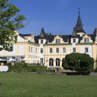 Schloss und Gut Liebenberg
