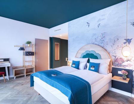 Holiday Inn – the niu Flower