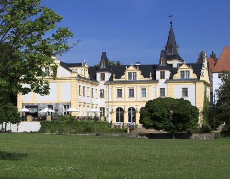Schloss und Gut Liebenberg